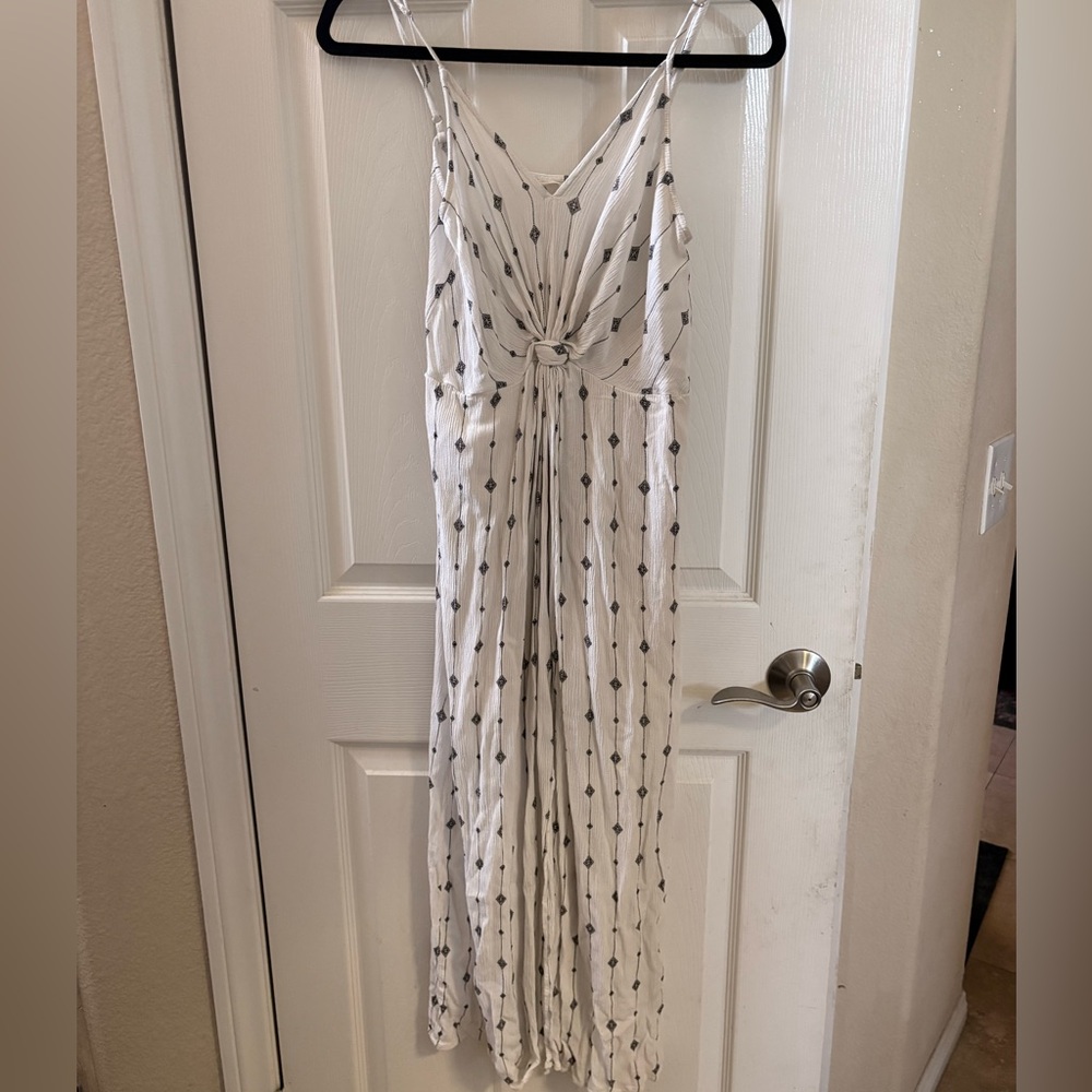 Promesa White Maxi Dress with Black Geometric Print